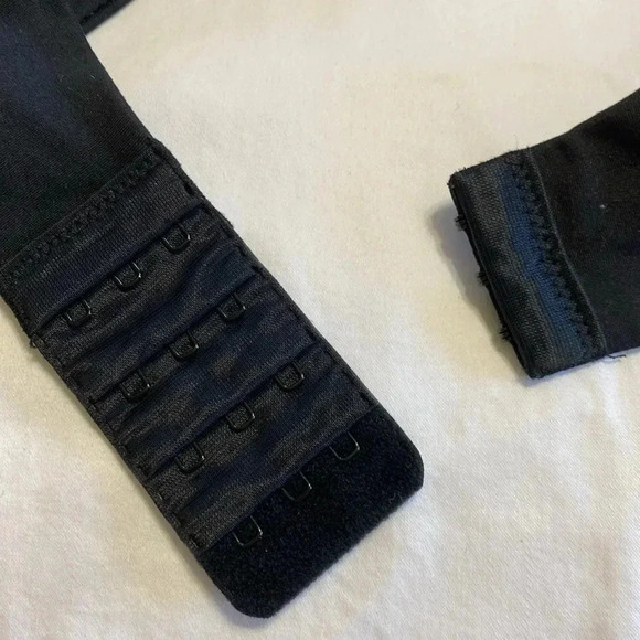 Calvin Klein Black Wireless Convertible Strap Bra in Size Large. - Picture 6 of 8